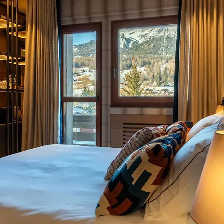 Eight Cortina Кортина-д'Ампеццо