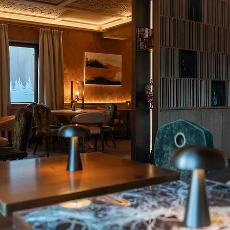 Eight Cortina Отель 5*