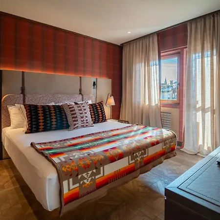 Eight Cortina Отель 5*