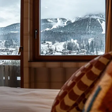 Eight Cortina Отель 5*